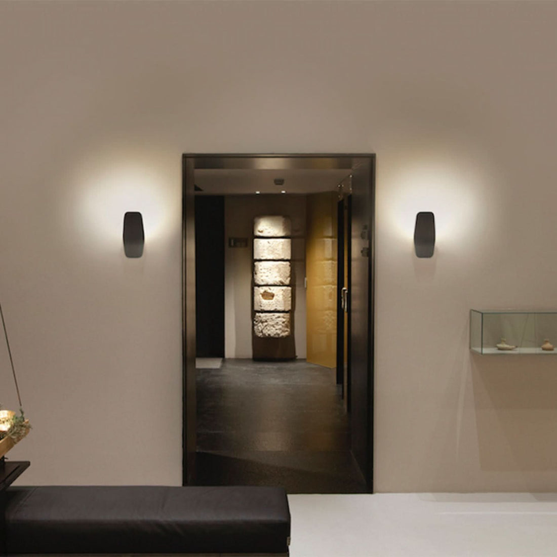 Applique murale LED Ashiya en aluminium, noir brossé, hauteur 27 cm