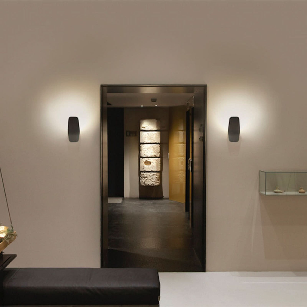 Applique murale LED Ashiya en aluminium, noir brossé, hauteur 27 cm