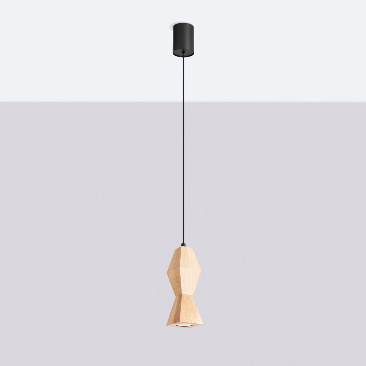 Vue d'ensemble du produit isolé sur fond gris clair, proportions et hauteur du câble