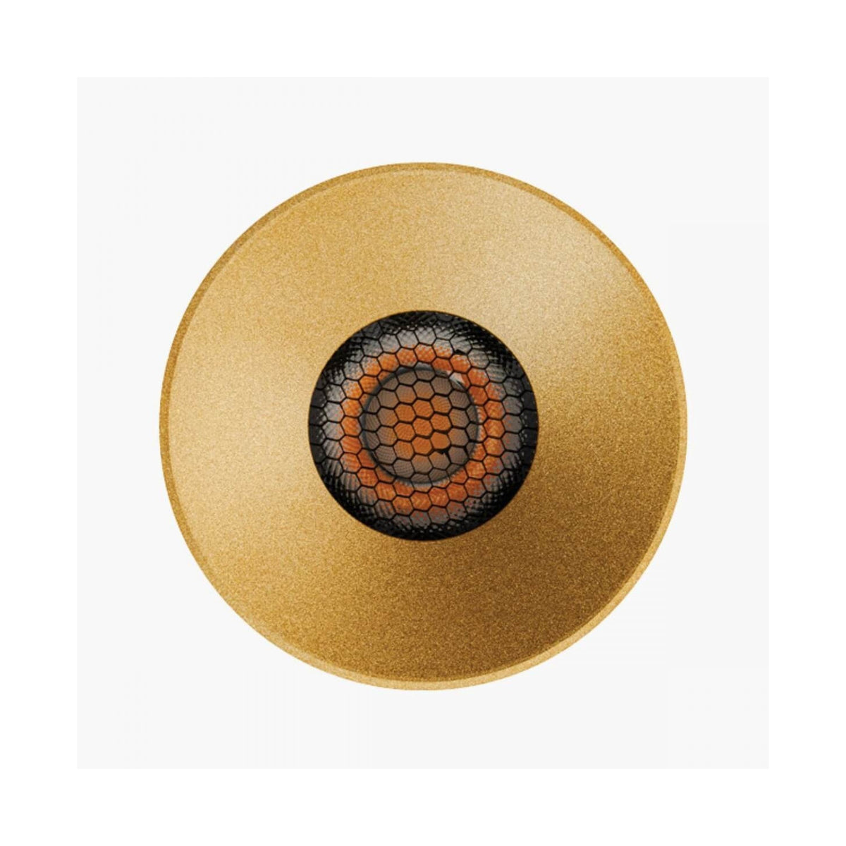 Détail rapproché du dessous du luminaire, grille noire et anneau intérieur orangé.