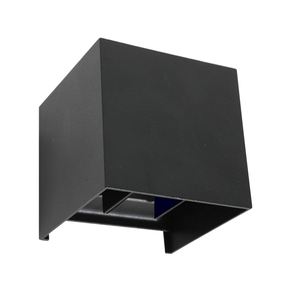 Autre angle du luminaire noir, fond intérieur bleuté et structure à double sortie.