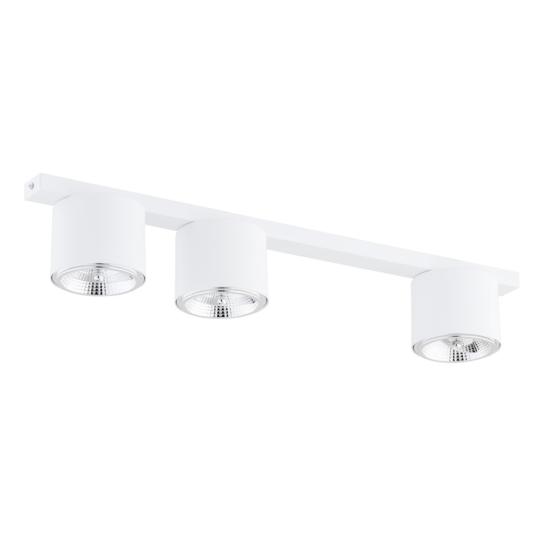 Trois spots cylindriques blancs orientables fixés sur une barre, vue de trois quarts.