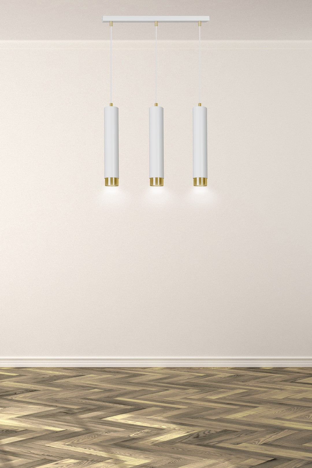 Mise en ambiance, luminaire devant un mur beige et un parquet chevrons