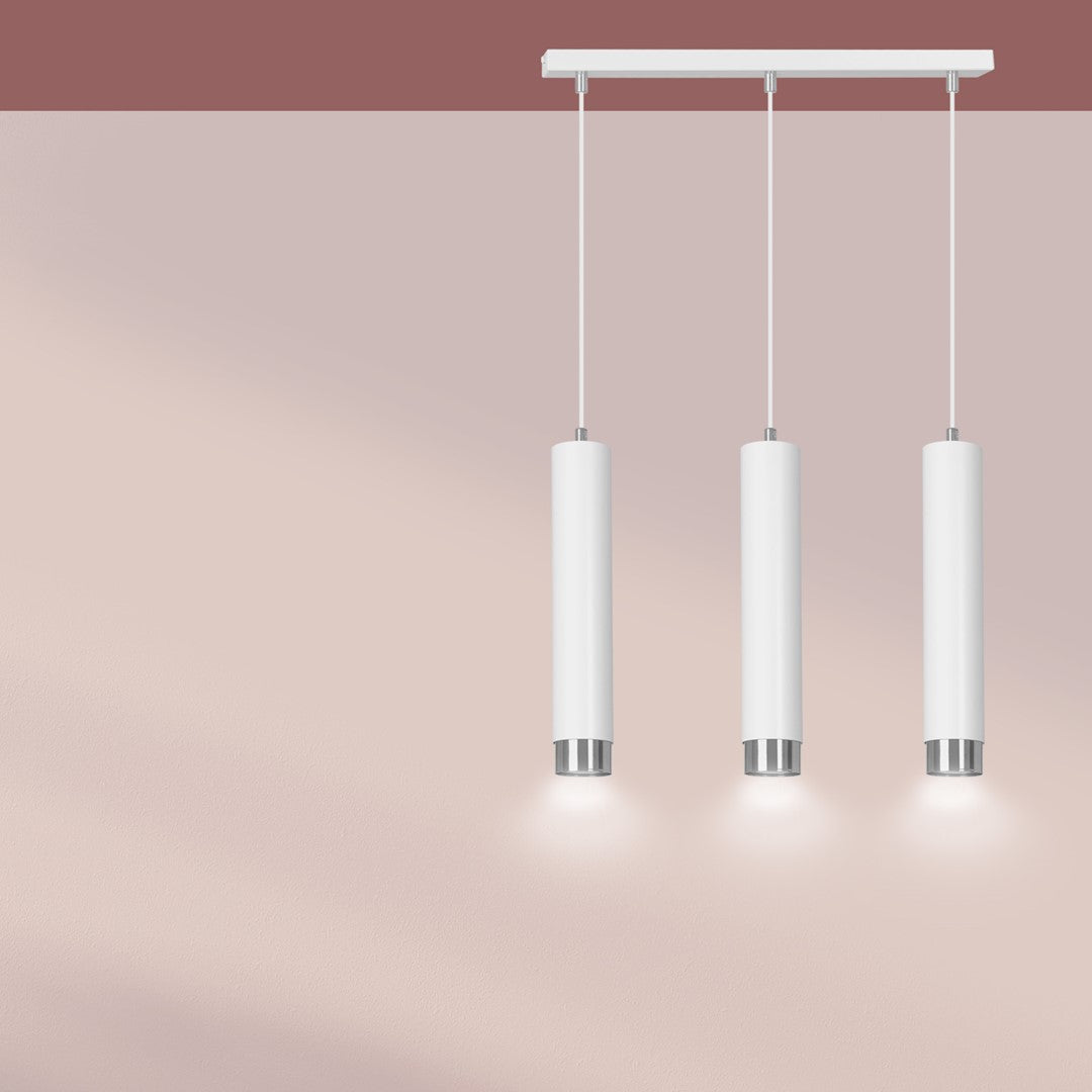 Rendu sur fond rose poudré, les trois lumières allumées diffusant un halo chaud