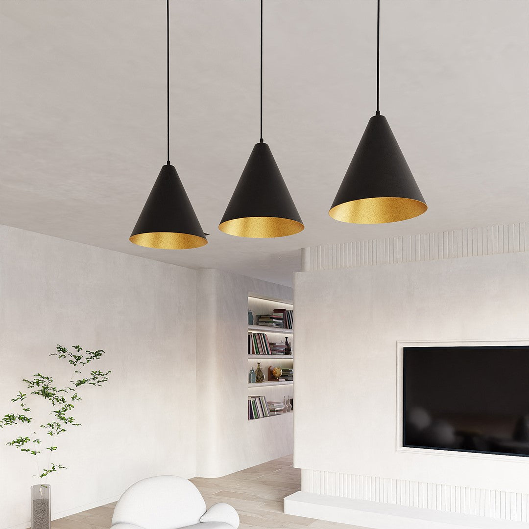 Suspension installée dans un séjour moderne devant un mur blanc avec télévision et étagère.
