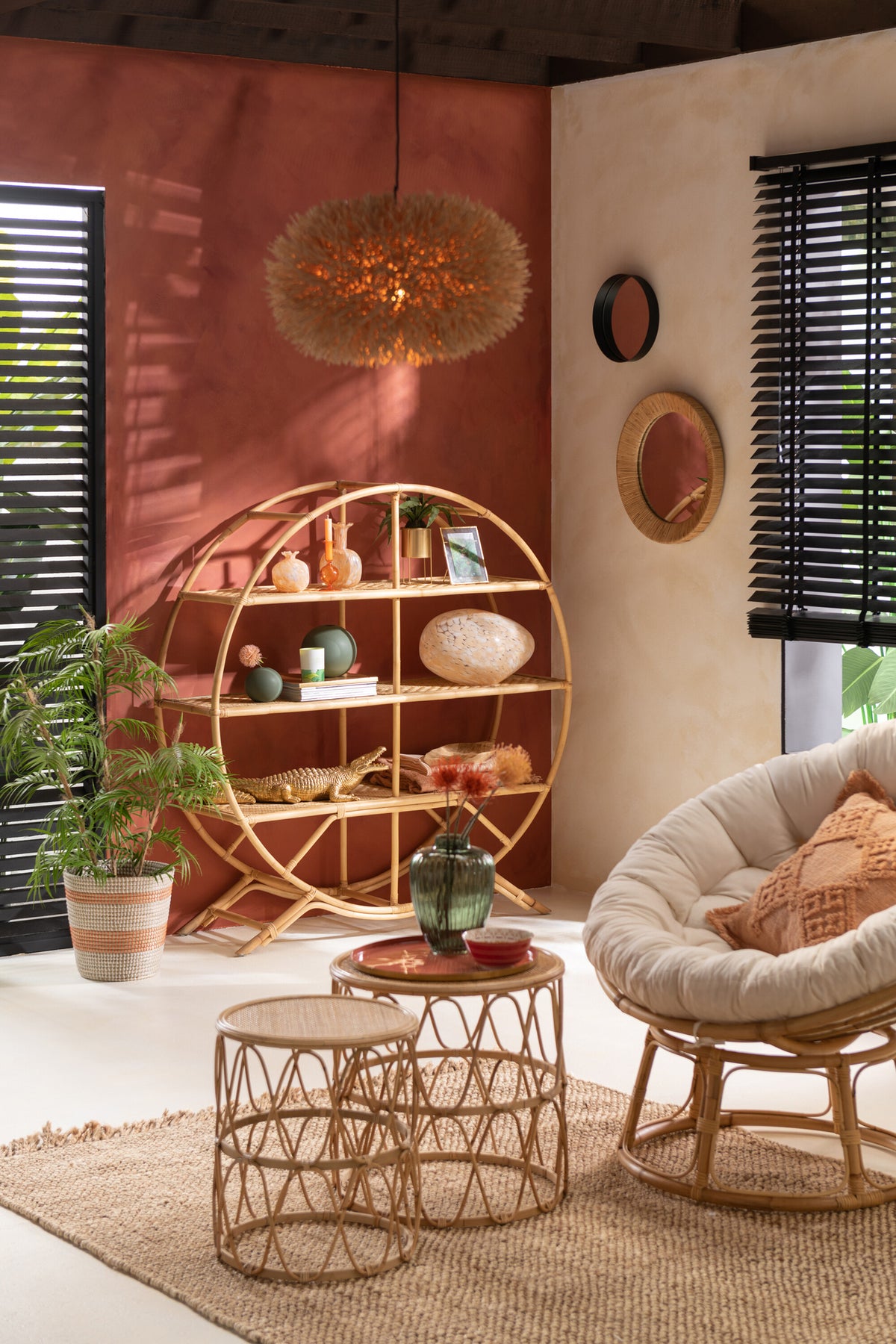 Design-Regal aus Natur-Rattan