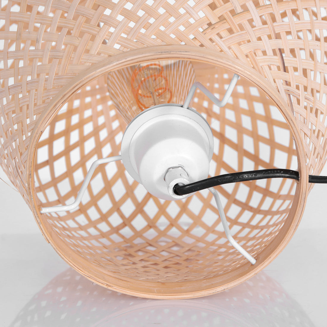 Nachtischlampe aus geflochtenem Bambus, gedimmtes Licht für ein gemütliches Schlafzimmer | Maze