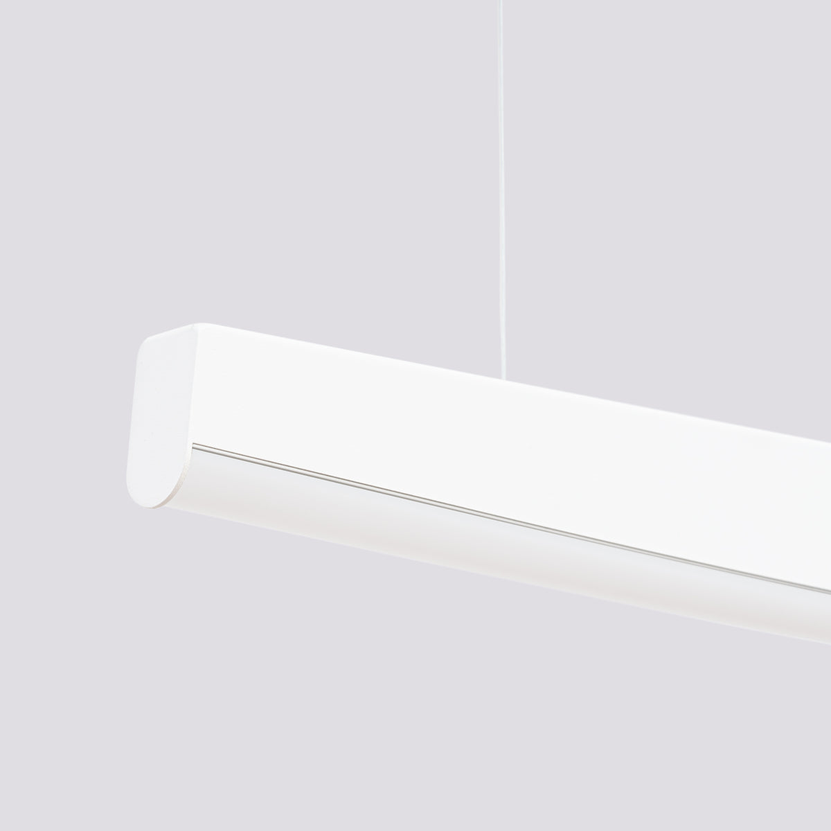 Détail de l'extrémité arrondie et de la fente lumineuse du profil