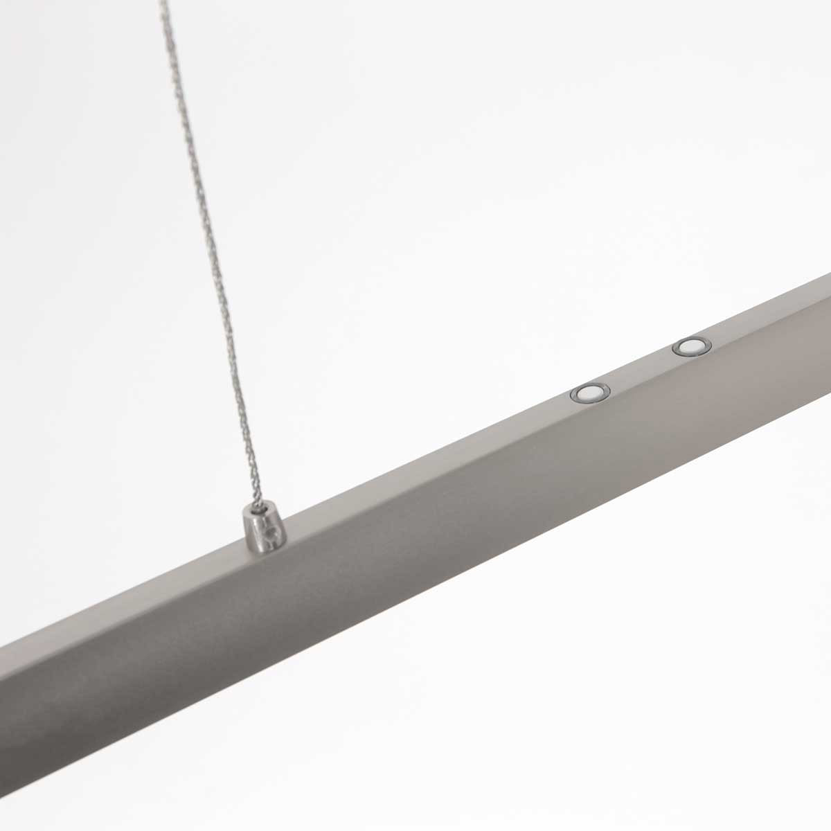 Variateur tactile intégré sur la barre LED en acier