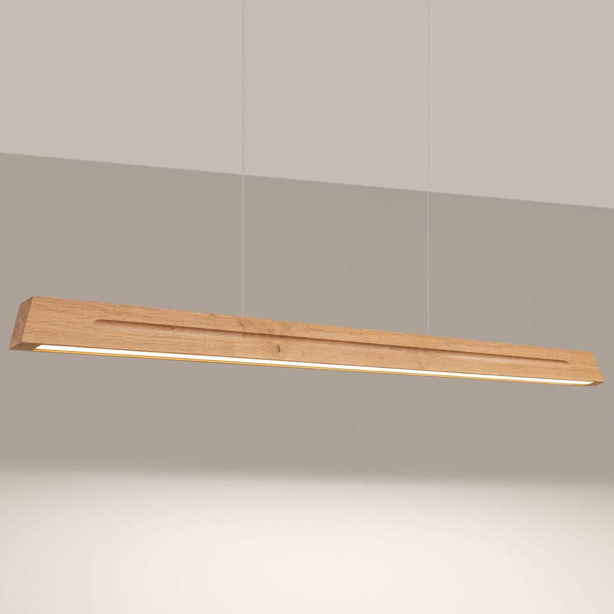 Même vue avec le ruban LED allumé diffusant une lumière chaude dessous