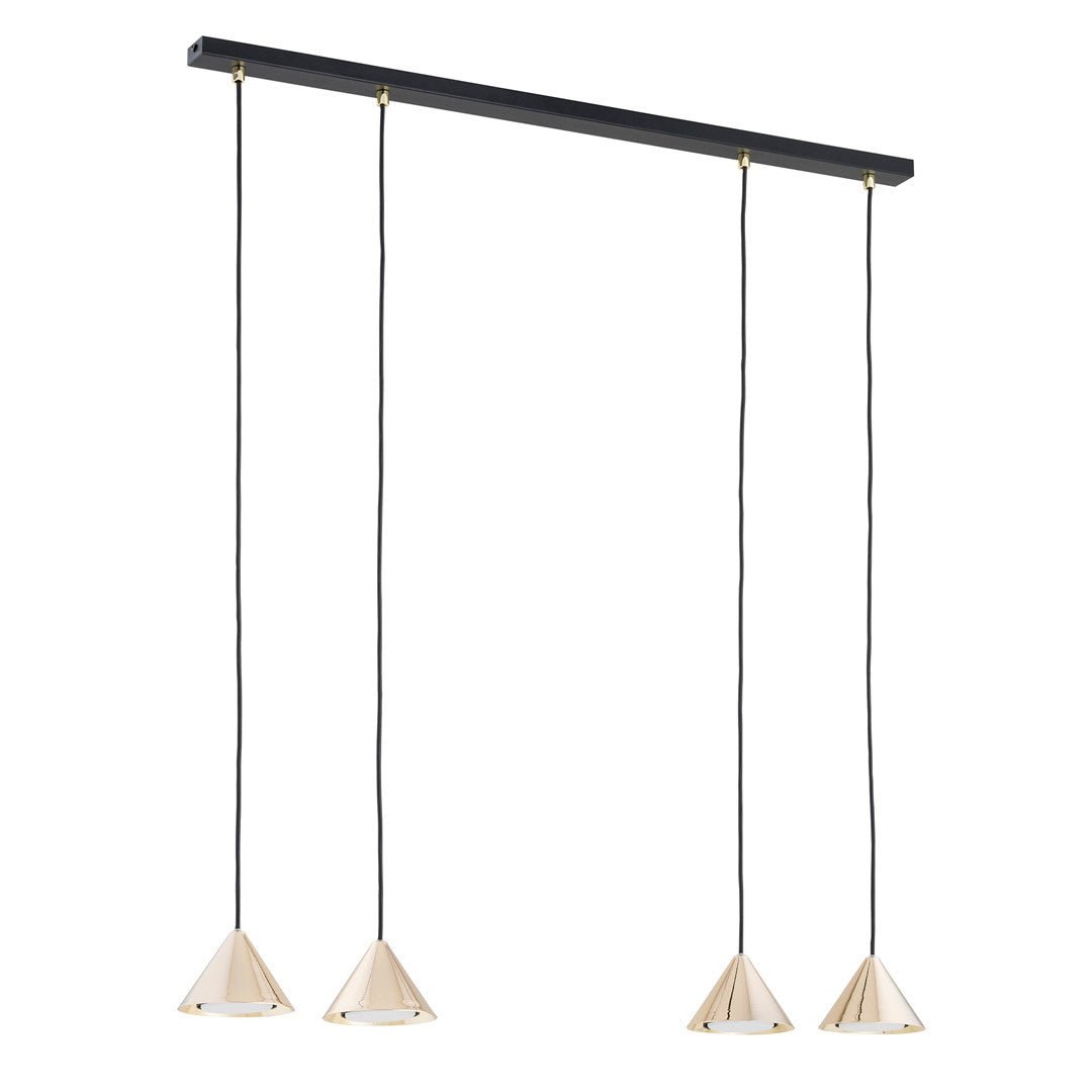 Vue d'ensemble du luminaire suspendu avec ses quatre abat-jours coniques dorés.
