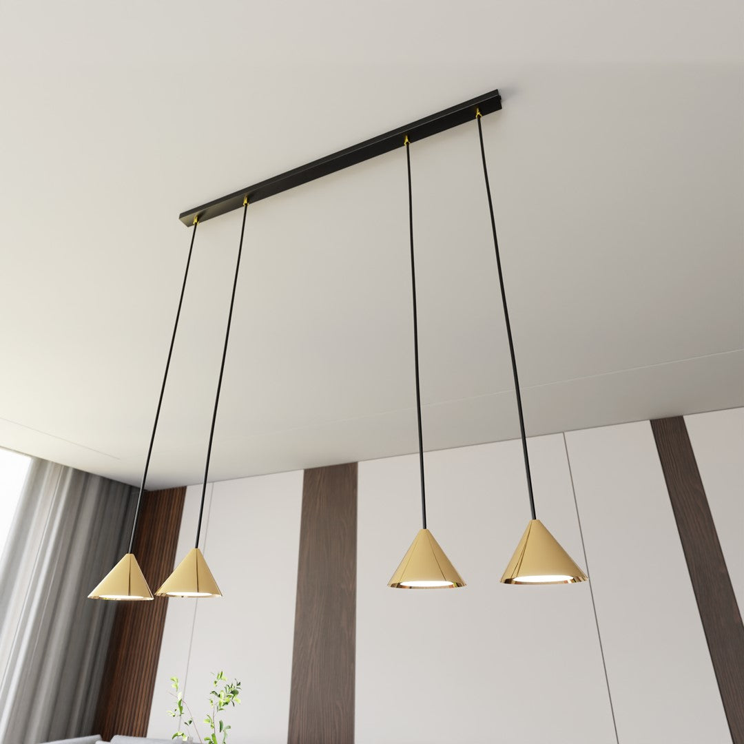 Suspension installée au plafond, vue en contre-plongée dans un intérieur contemporain.