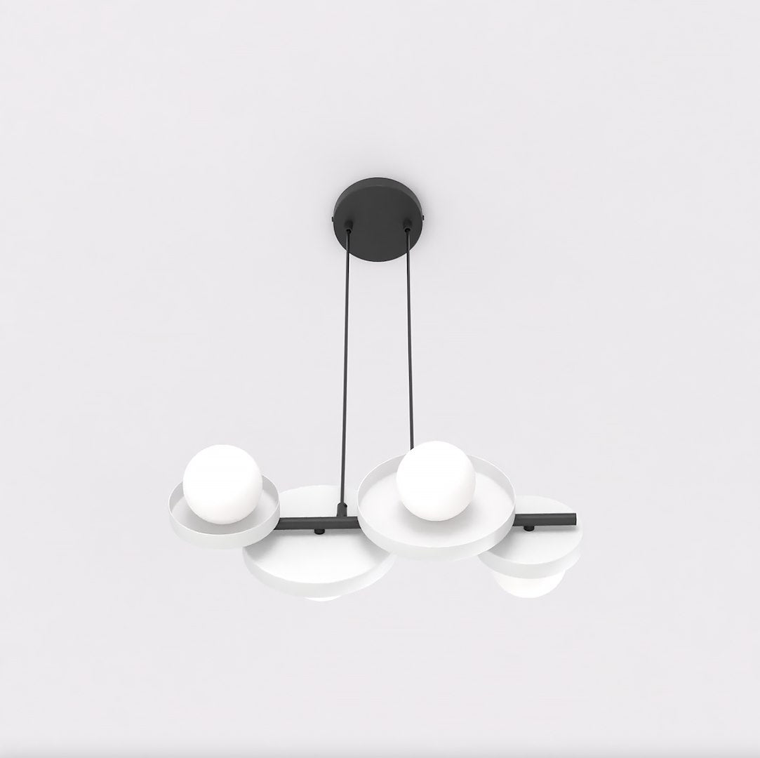 Vue rapprochée de dessous avec les globes blancs et la barre noire.