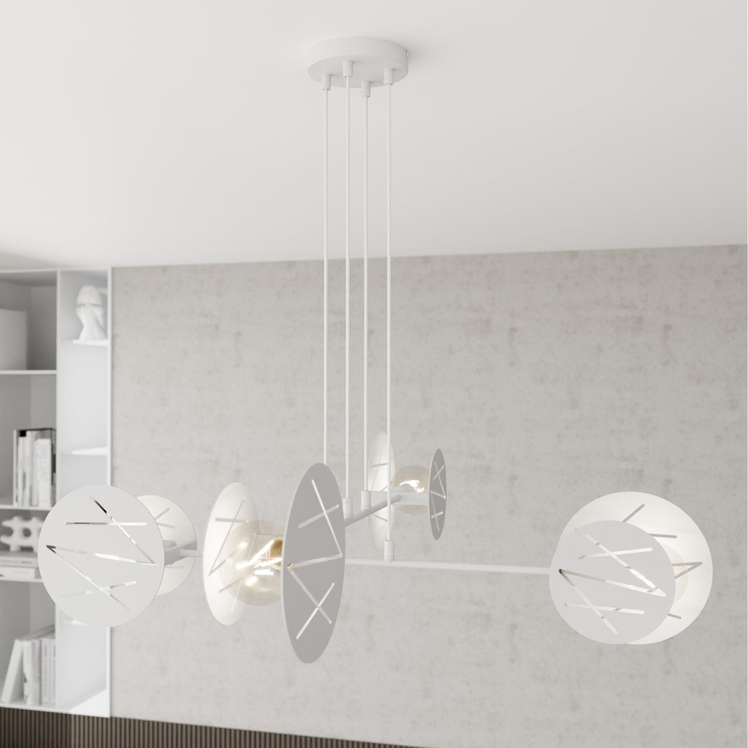 Détail des croisillons métalliques sur les disques et de la rosace blanche fixée au plafond.