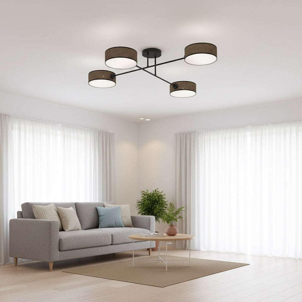 Mise en ambiance du plafonnier allumé dans un salon au canapé gris