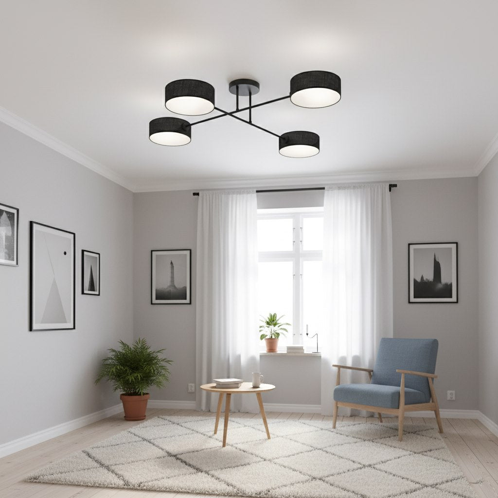Mise en ambiance du plafonnier allumé dans un salon clair avec fauteuil bleu