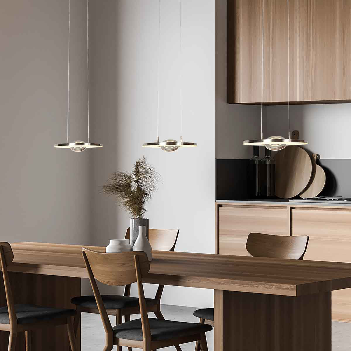 Suspension orientable acier au-dessus d'une table à manger