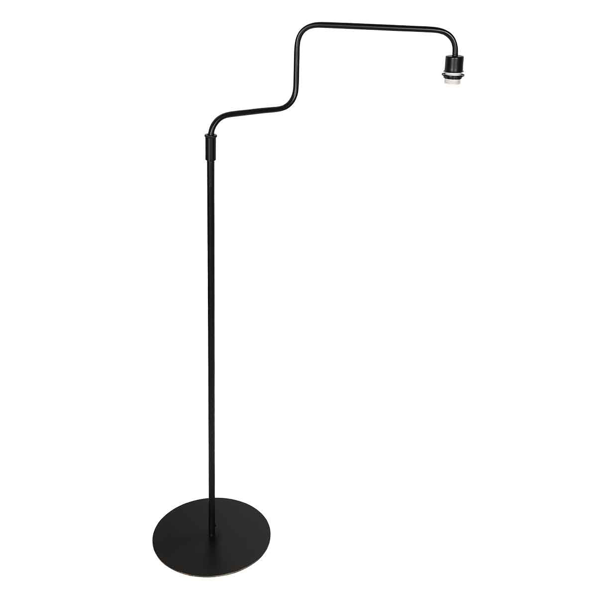 Lampadaire noir sans abat-jour, pied rond et long bras arqué bien visibles.