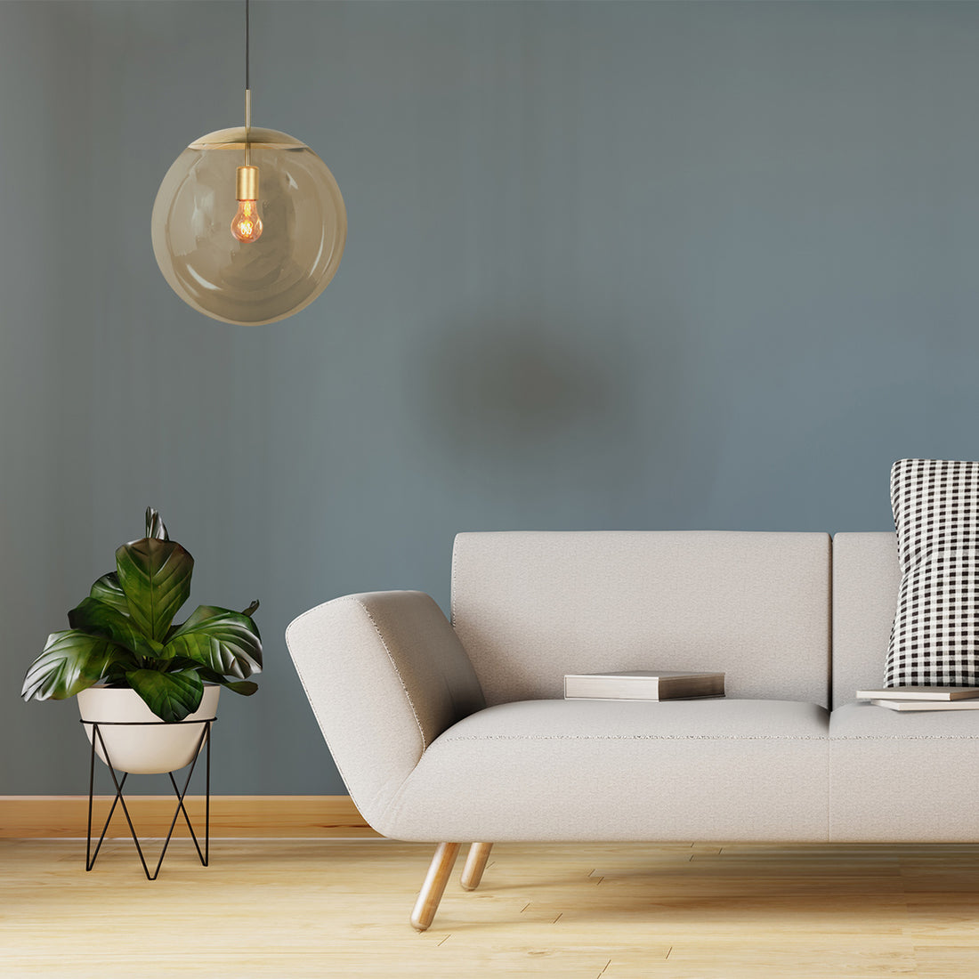 Goldene Globus-Pendelleuchte aus bernsteinfarbenem Glas Ø 40 cm, Esszimmer | Bollique