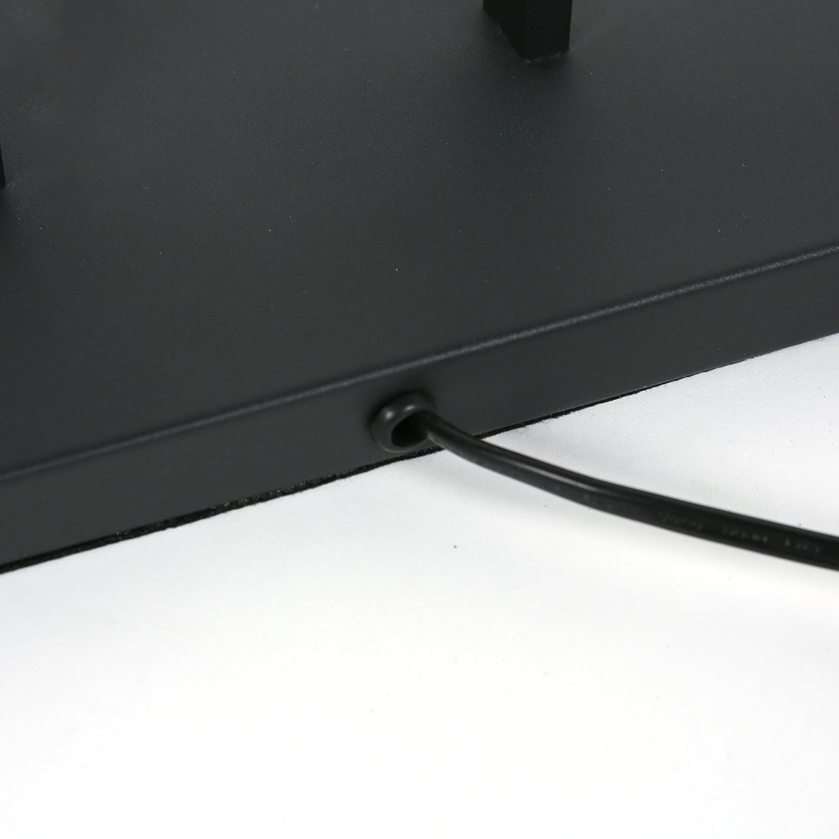 Stang 4338ZW – Stehleuchte aus schwarzem Stahl mit Kork-Lampenschirm Ø 50 cm