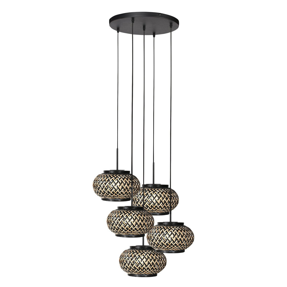 Vue de face du luminaire complet, câbles noirs et cinq diffuseurs ronds en cannage.