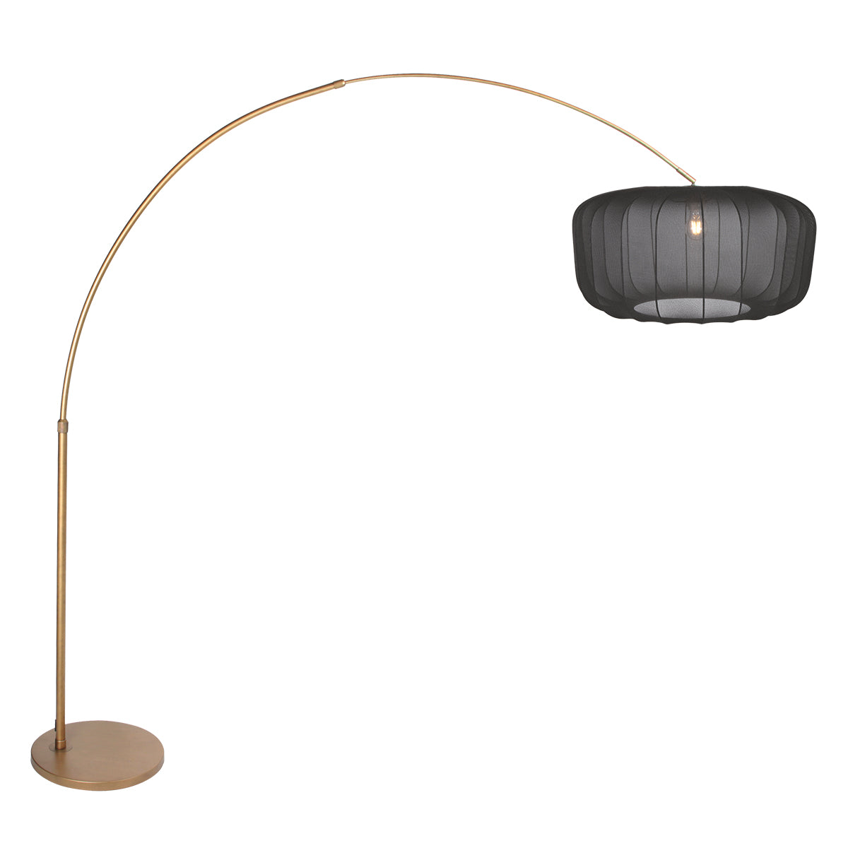 Même lampadaire présenté de face sur fond blanc, abat-jour allumé légèrement