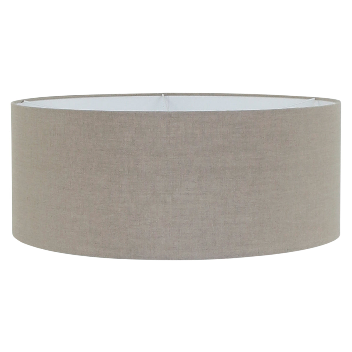Gros plan sur l'abat-jour cylindrique en lin taupe avec intérieur blanc.