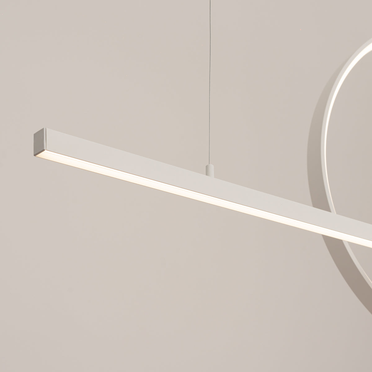 Détail de l'extrémité de la barre LED et de sa fixation