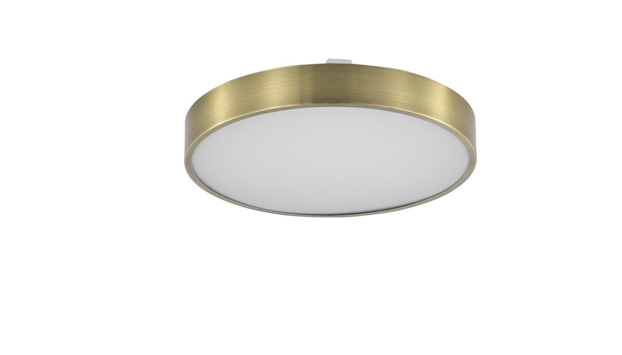 Plafonnier rond en laiton vieilli avec diffuseur blanc, vue de face sur fond blanc.
