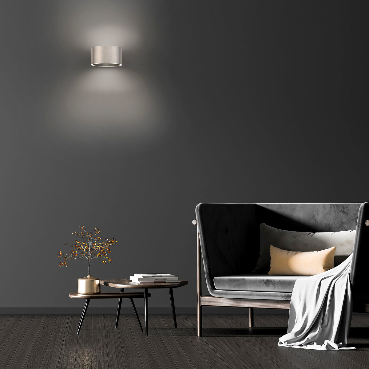 Mise en ambiance sur mur anthracite avec éclairage haut et bas