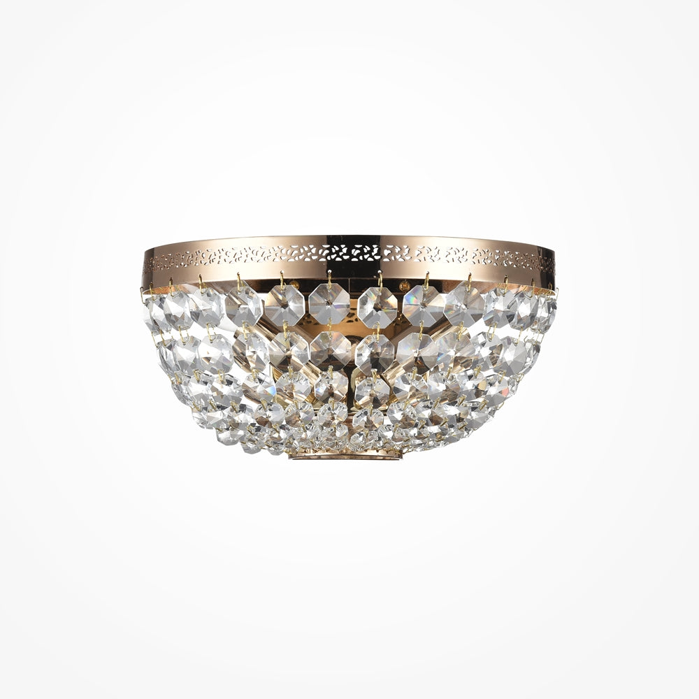 Détail de la coupole en cristaux taillés fixés sur la bague dorée
