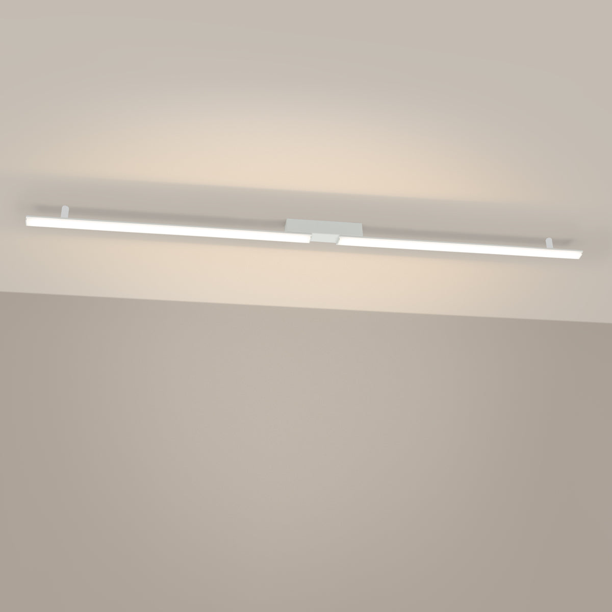 Luminaire allumé diffusant une lumière blanc chaud sur le plafond