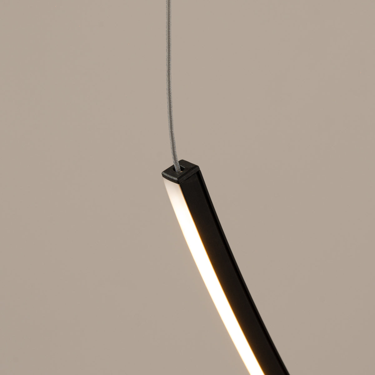 Lustre ALVAR 1 LED noir 3000K