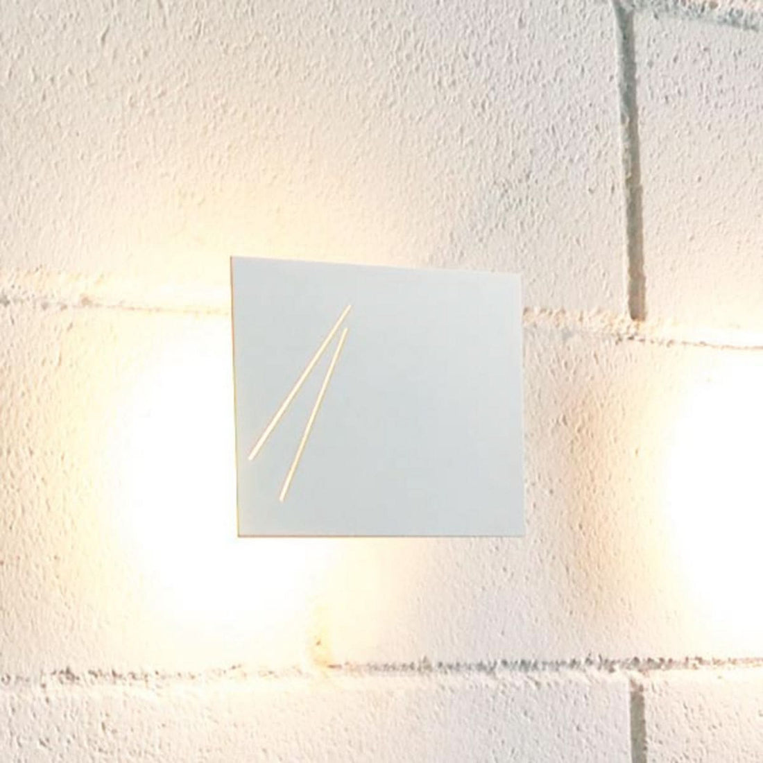 Applique murale LED Des.agn en acier, blanc, hauteur 14 cm