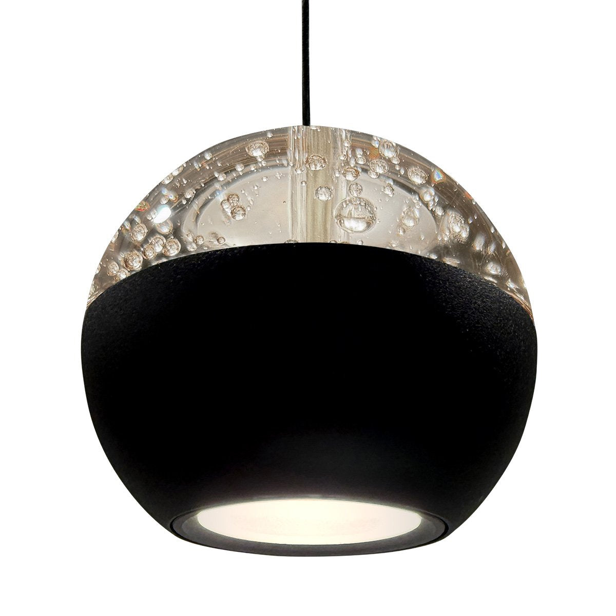 Gros plan du globe noir et verre transparent bullé sur fond blanc