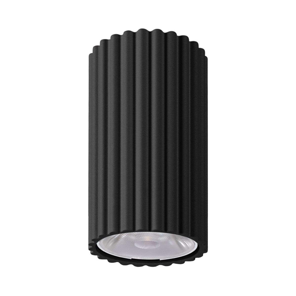 Version noire du plafonnier cannelé, vue rapprochée sur fond blanc.
