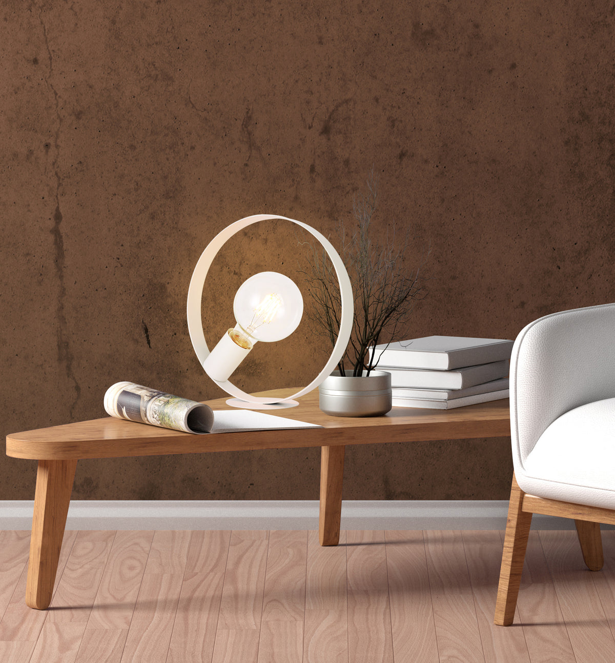 Plan large montrant la lampe dans un intérieur moderne aux tons naturels