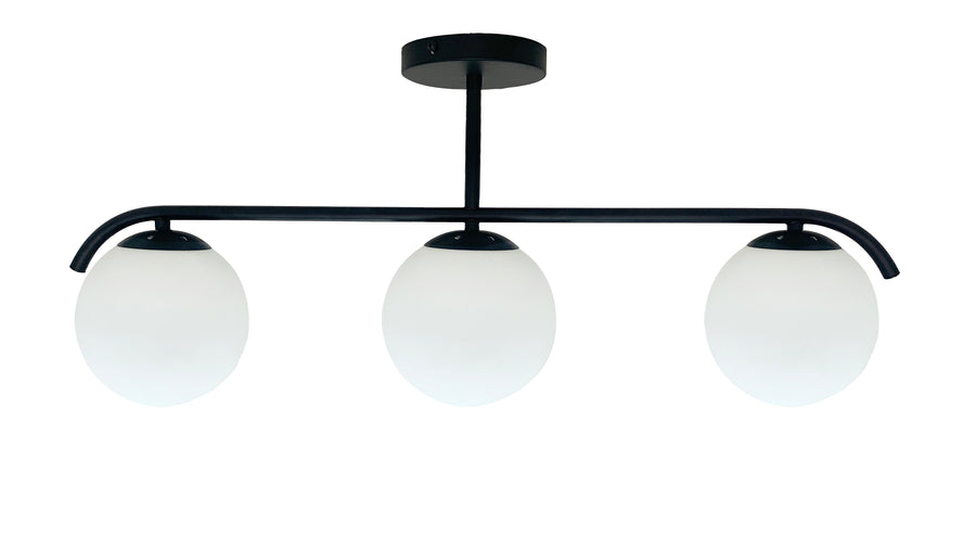 Suspension noire à trois globes de verre opalin, vue de face sur fond blanc