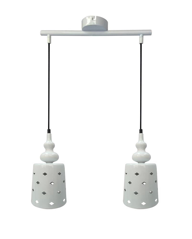 Suspension blanche à deux abat-jours cylindriques perforés de losanges, vue de face sur fond blanc