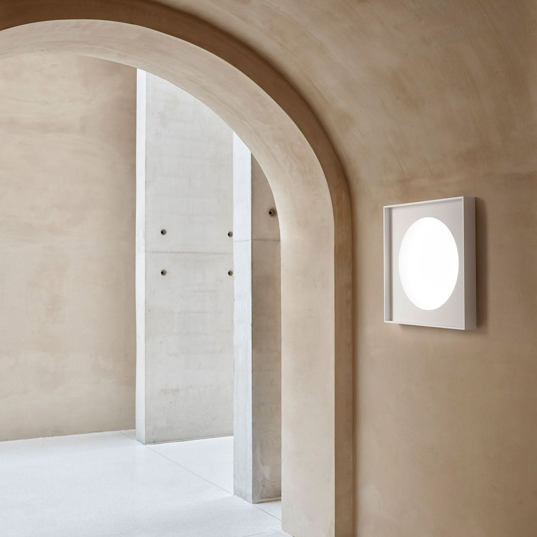 Applique murale LED Cassette en aluminium, blanc mat, hauteur 60 cm
