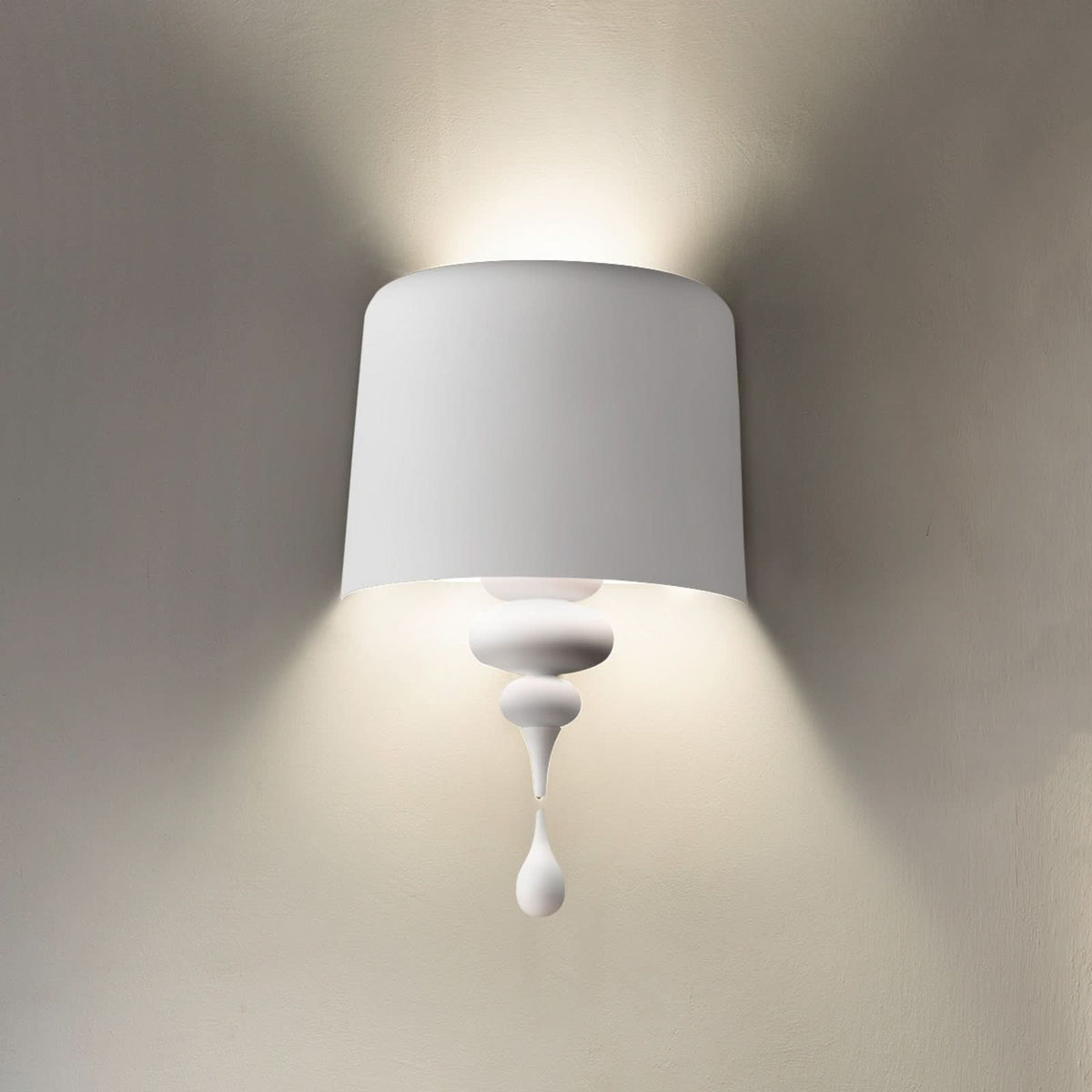 Applique murale Eva A3 en bois, blanc mat, 3 lumières, hauteur 70 cm