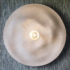 Applique murale Rivage M en lin, crème et laiton brossé, Ø 58 cm