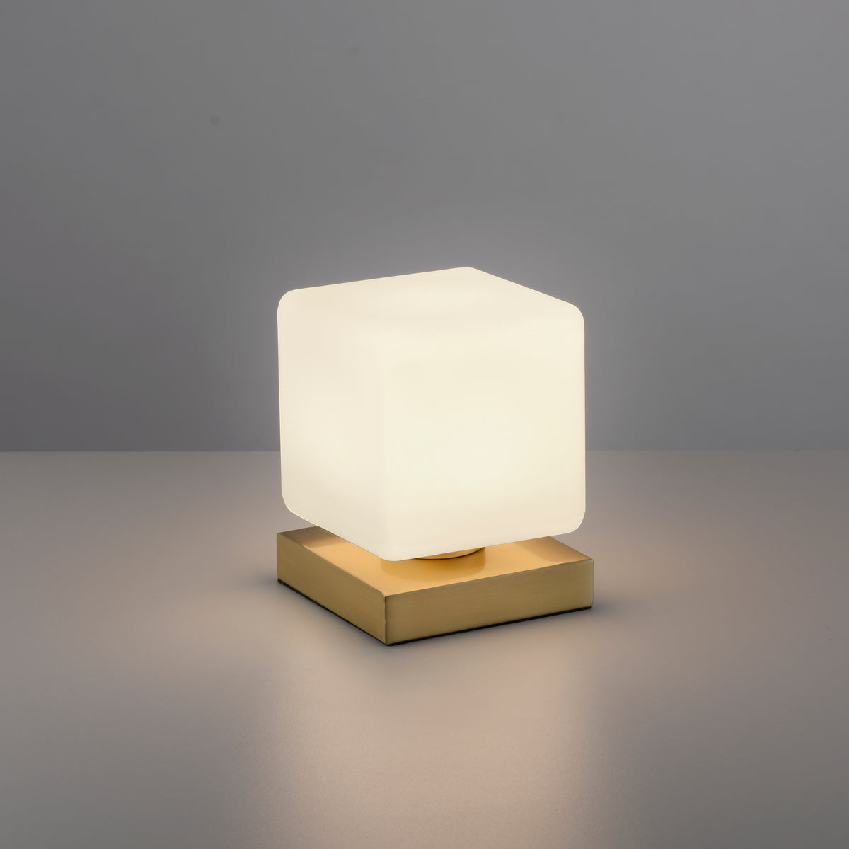Lampe à poser Dadoa laiton mat, verre