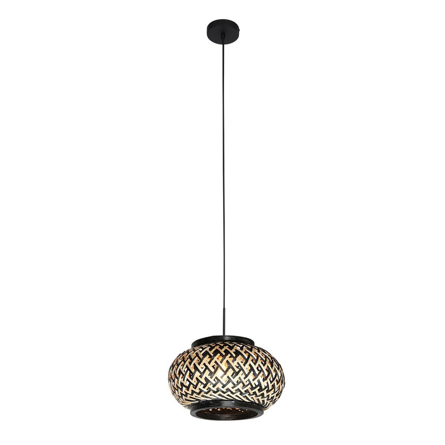 Vue entière du luminaire suspendu avec sa rosace noire et son long câble fin