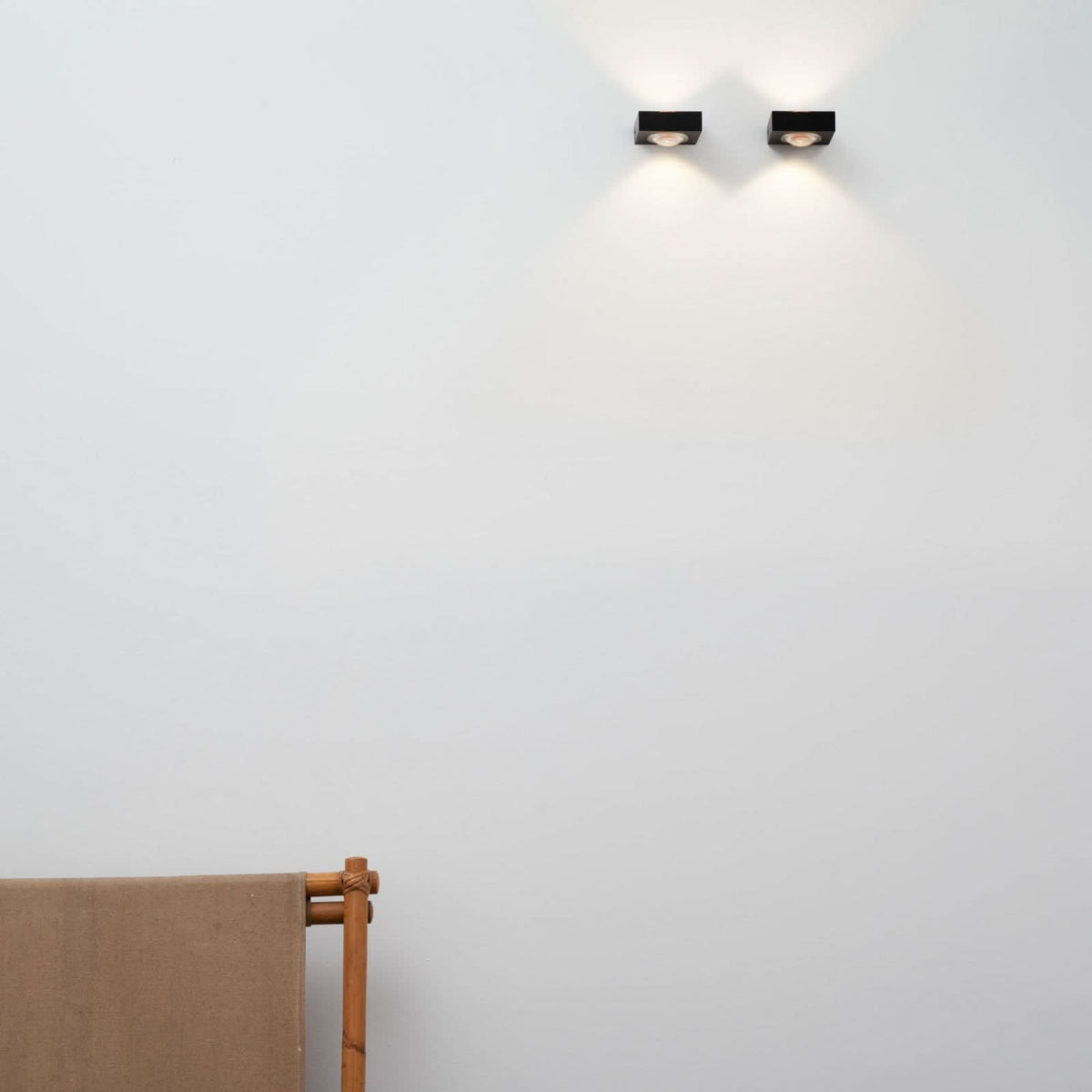 Applique murale LED Fix en aluminium, noir, 2 lumières, hauteur 5,4 cm