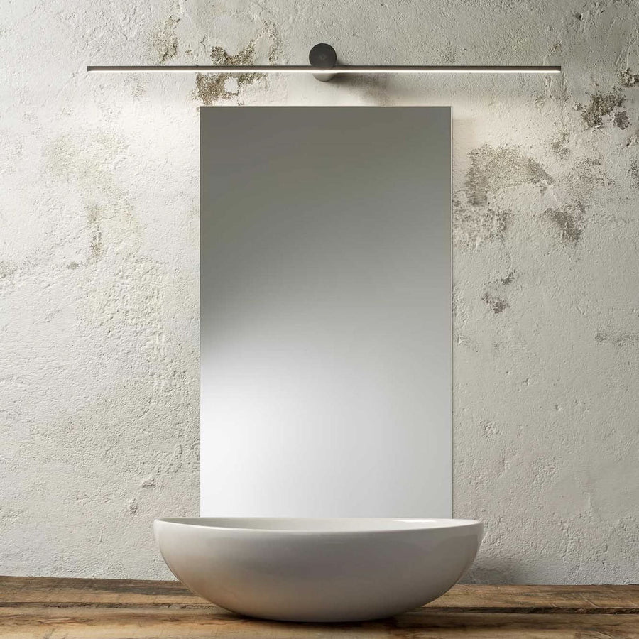 Applique murale LED Slight AP 102 en métal, noir, hauteur 6 cm