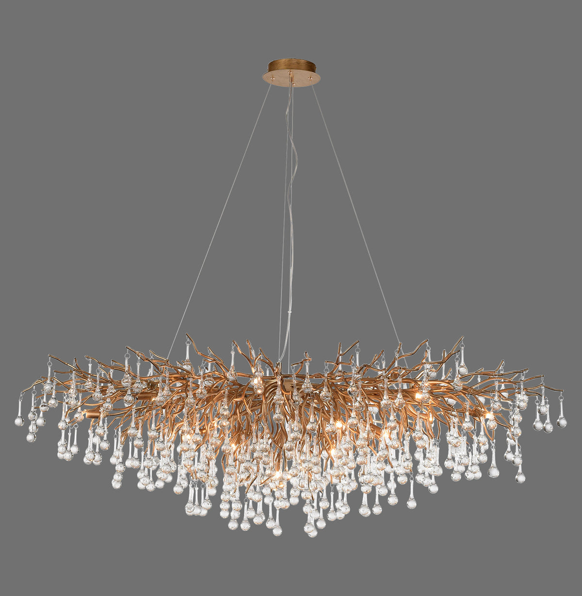 Même suspension éclairée sur fond gris, mettant en valeur la structure et les cristaux.
