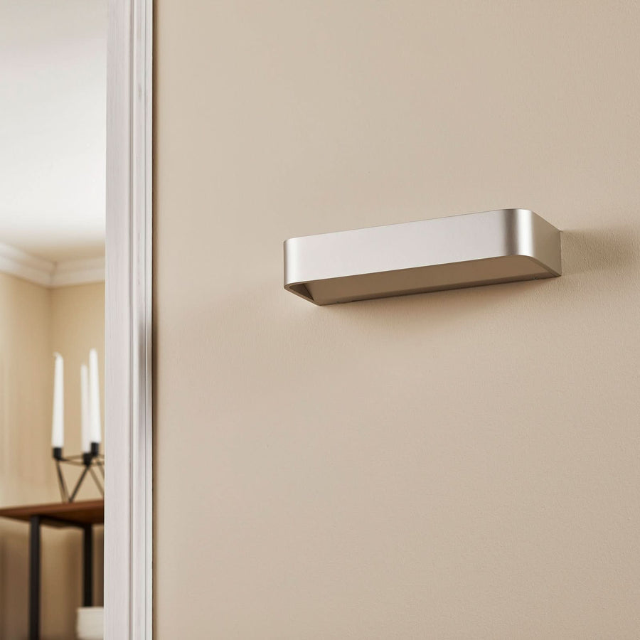 Applique murale LED Frame W2 en aluminium, crème, hauteur 4,8 cm, 2700 K