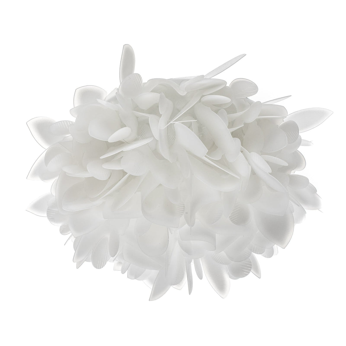 Produit isolé sur fond blanc, bouquet de pétales blancs formant une applique ronde.