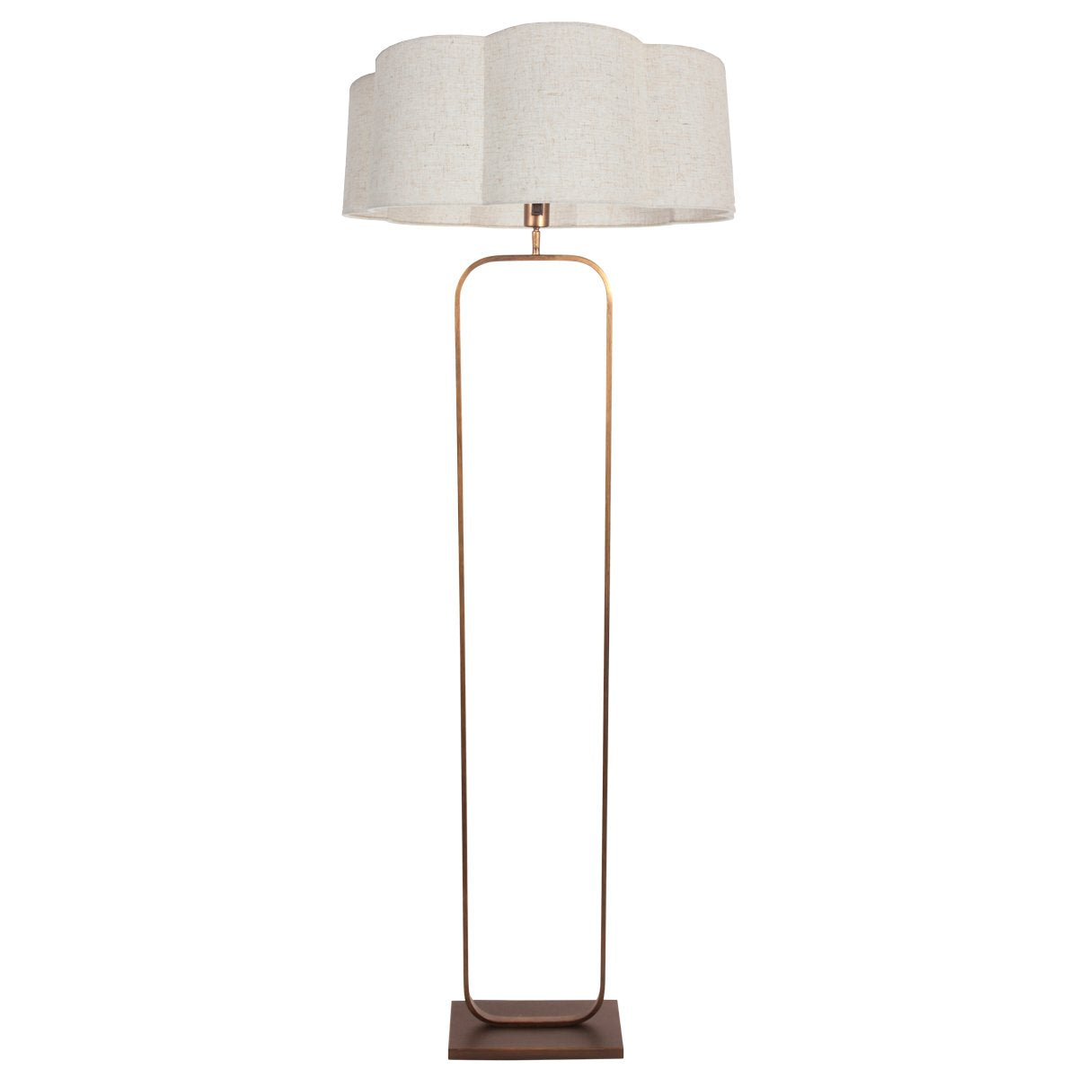 Vue d'ensemble du lampadaire, montrant le socle carré et le cadre métallique ajouré.